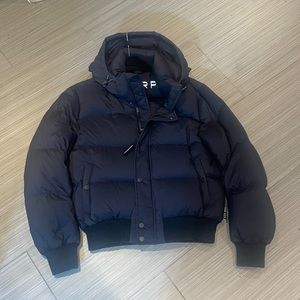 Super puff size M Aritzia jacket bomber style 100% Authentic